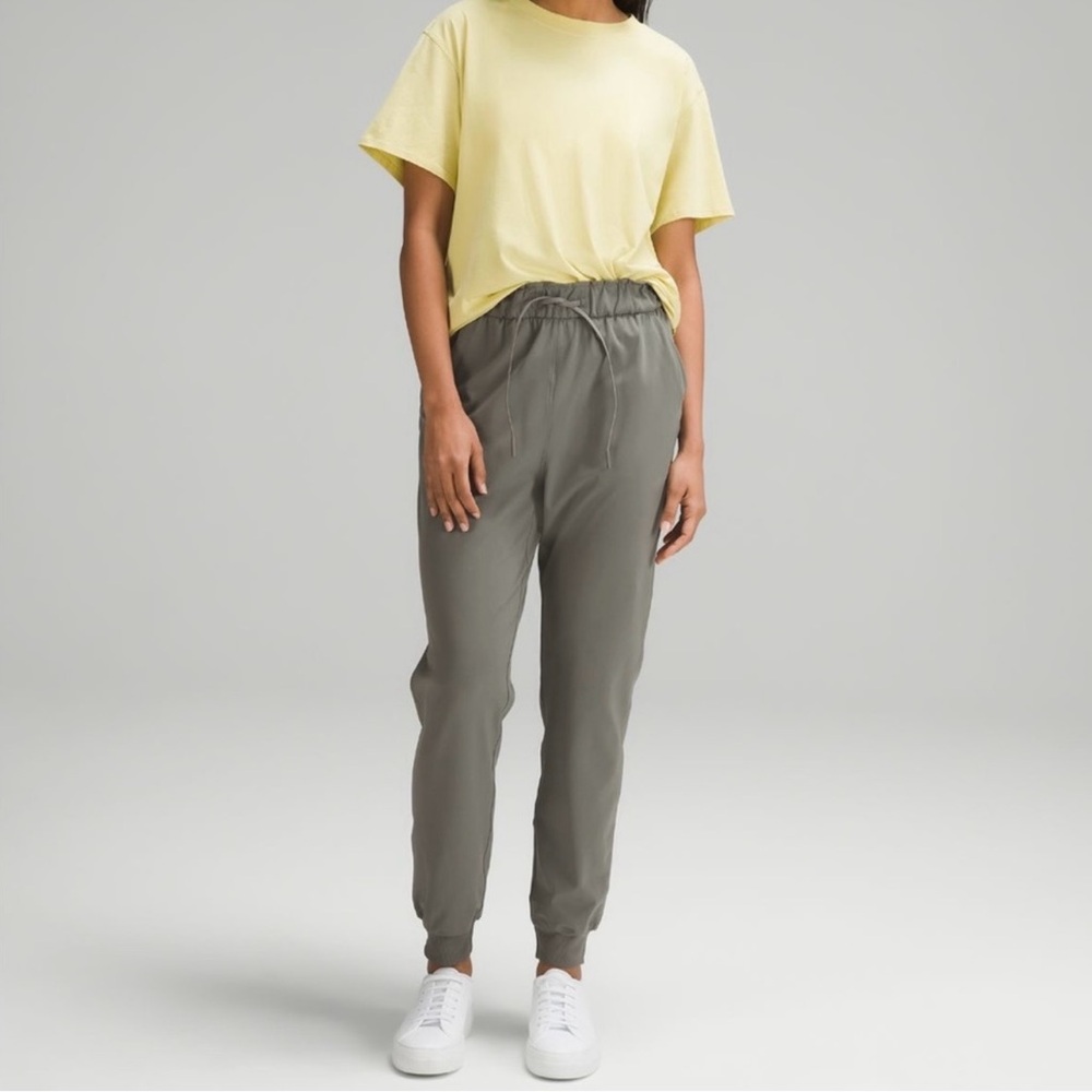 Lululemon Stretch High-Rise Jogger in Grey Sage - Size 12 NWOT
